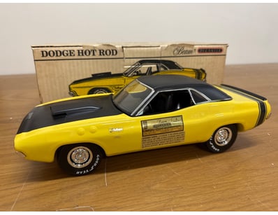 Mancave & Memorabilia (A1007) - Lot 394