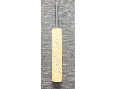 CRICKET BAT SIGNED BY SACHIN TENDULKAR AND VIRAT K...