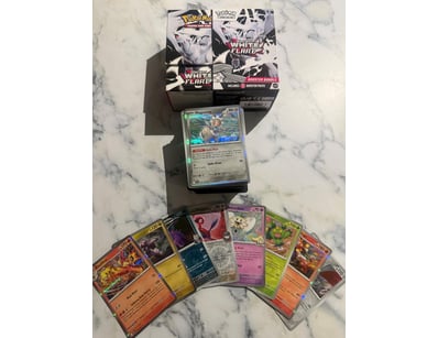 Trading Cards, Gaming & Collectables (A1000) - Lot 909