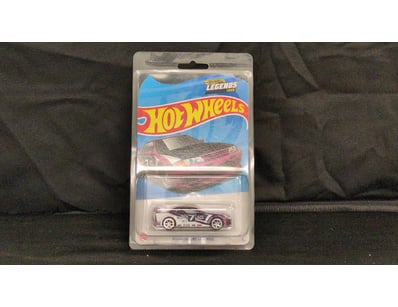 HOT WHEELS LEGENDS DIECAST MODEL CAR - NISSAN SKYL...