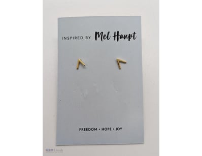 COLLECTION OF V-SHAPED GOLD COLOURED STUD EARRINGS...