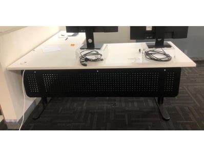 Table, L shaped, White. Table Only.


Buyer nee...