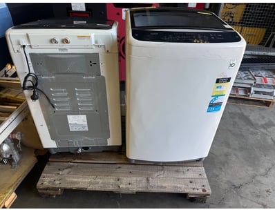 2x washing machines 

Note: Working condition unkn...