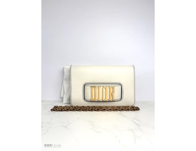 DIOR DIOR EVOLUTION CLUTCH BAG WHITE




Condition...