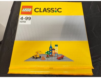 **UNRESERVED** LIFETIME COLLECTION OF LEGO PART... - Lot 641