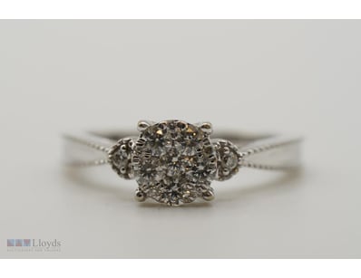 ZAMELS LONDON COLLECTION 9CT WHITE GOLD DIAMOND CL...