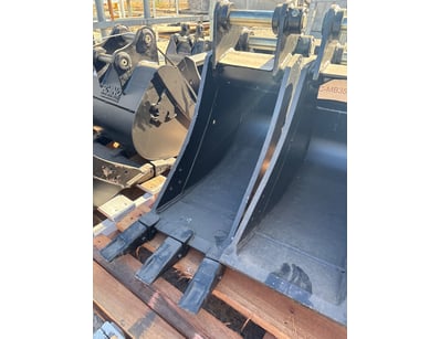 UNRESERVED Buckets & Attachments Clearance (ON4490) - Lot 34