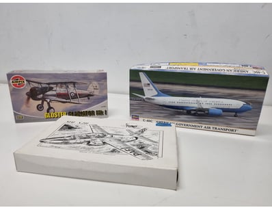 LOT OF THREE SCALE MODEL AIRCRAFT KITS - AIRFIX GL...