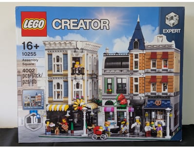 **UNRESERVED** LIFETIME COLLECTION OF LEGO PART... - Lot 561