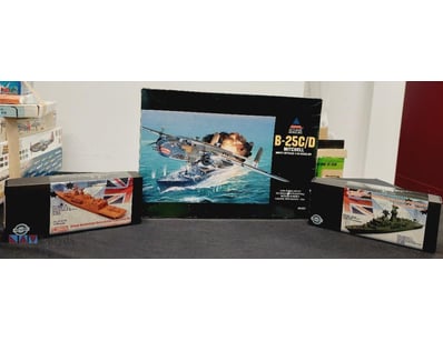 COLLECTION OF THREE MILITARY SCALE MODEL KITS - AI...