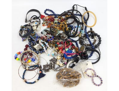 UNRESERVED Airport - Lost Property (A980) - Lot 348