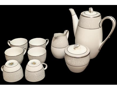 The Curio Collection (A983) - Lot 1106