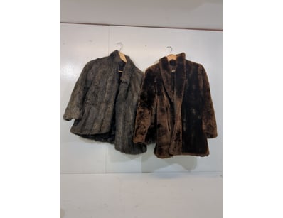 Entire Vintage Clothing Store Liquidation (ON11... - Lot 146