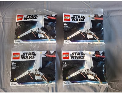 **UNRESERVED** LIFETIME COLLECTION OF LEGO PART... - Lot 366