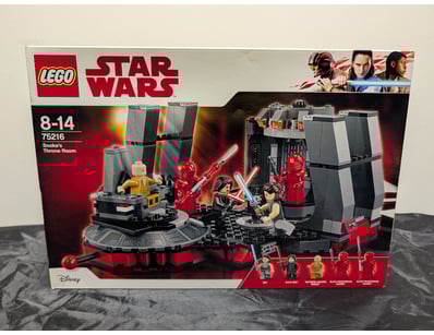 **UNRESERVED** LIFETIME COLLECTION OF LEGO PART... - Lot 795