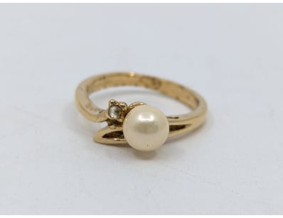 faux pearl ring

