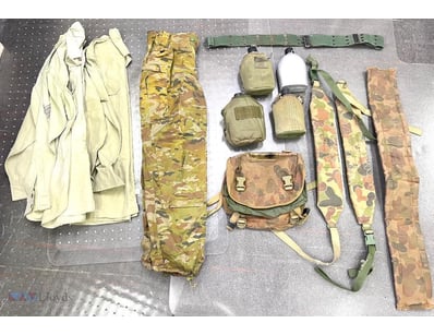 VINTAGE AUSTRALIAN MILITARY FIELD KIT AND WEBBING ...