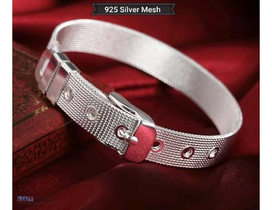 925 SILVER MESH BUCKLE BRACELET        

Condition...