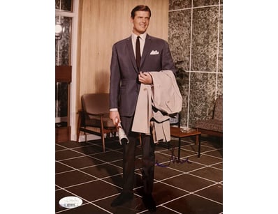 JAMES BOND'S/THE SAINT ROGER MOORE SIGNED PHOTO

R...