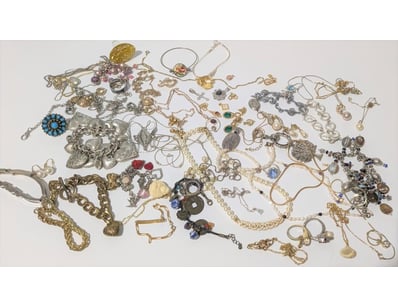 The Curio Collection (A985) - Lot 1500