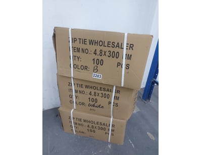 Zip tie, assorted sizes and colours, quantity unkn...