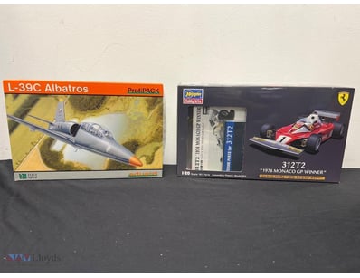 LOT OF 2 UNASSEMBLED PLASTIC MODEL KITS - L-39C AL...