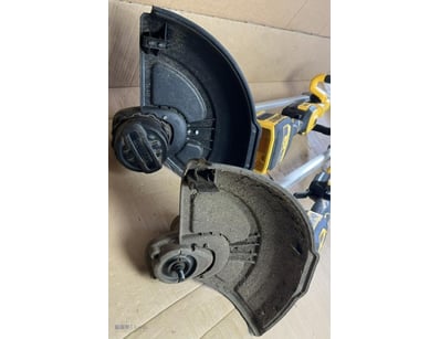Cordless DeWalt 18V line trimmers. 2 x DCMST 561-X...
