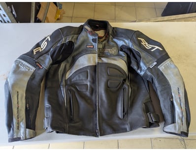 Sport, Leisure & Lifestyle (A1004) - Lot 379