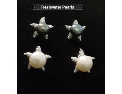 2 X PAIRS OF FRESHWATER PEARL STUDS BLACK AND WHIT...
