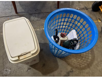 Assorted homewares including washing basket, bin, ...
