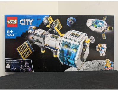 LEGO CITY LUNAR GATEWAY SPACE STATION SET 60349
...
