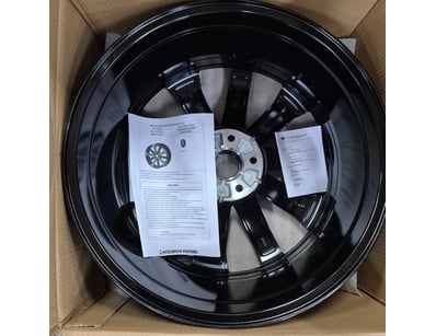 Mitsubishi 20-inch alloy wheel set (Part number MZ...