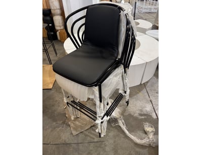 Set of 4 bar black chairs 

Note: sold as lot

