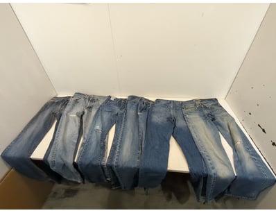 Entire Vintage Clothing Store Liquidation (ON11... - Lot 180