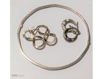 9CT GOLD LINED STERLING SILVER BANGLE & EARRINGS  ...