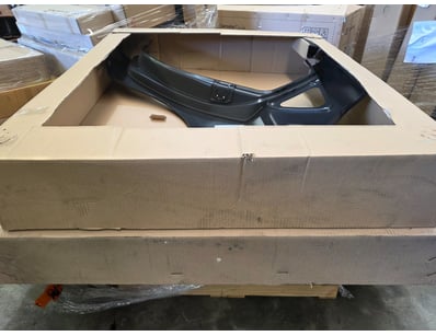 BRAND NEW Pallet of Mazda car parts
1 PANELIRH),F...