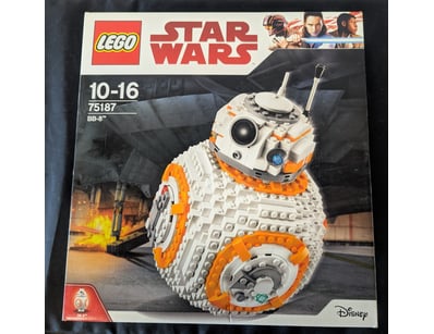 **UNRESERVED** LIFETIME COLLECTION OF LEGO PART... - Lot 231