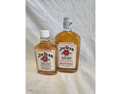 Rare collectible lot comprising two Jim Beam Kentu...