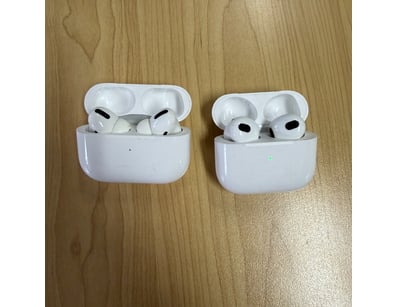 Lot of two Apple AirPods Pro charging cases with e...