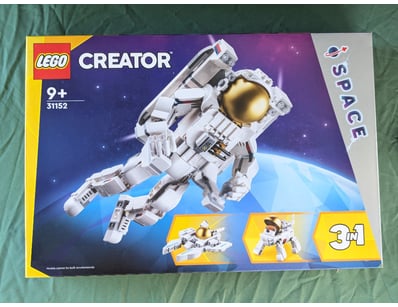 **UNRESERVED** LIFETIME COLLECTION OF LEGO PART... - Lot 413