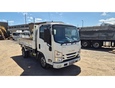 Trucks, Excavators, Tools & More (ON11900) - Lot 7