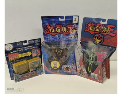 YU-GI-OH! VINTAGE ACTION FIGURE COLLECTION - TABLE...