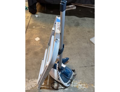 Clothes steamer and step ladder

Note: working c...