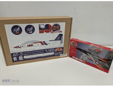 LOT OF 2 VINTAGE AIRCRAFT MODEL KITS - AT-3 TZU CH...