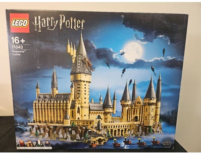 **UNRESERVED** LIFETIME COLLECTION OF LEGO PART... - Lot 728