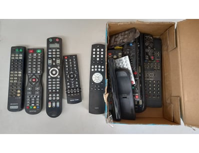 Home Entertainment, Audio & Computers (SA989) - Lot 4632