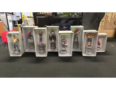 8X EAGLEMOSS MARVEL COLLECTABLE FIGURINES

Item ...