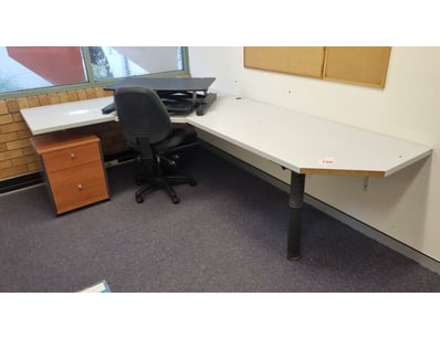 Office Furniture & Equipment (NSWA985) - Lot 272
