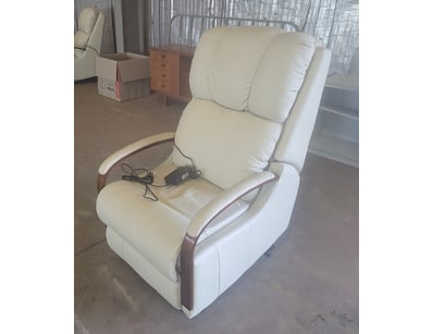 UNRESERVED Warehouse Clearance (NTA988) - Lot 7