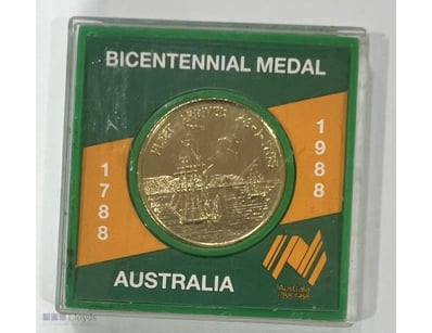 1988 AUSTRALIA BICENTENNIAL MEDAL GOLD PLATED IN C...
